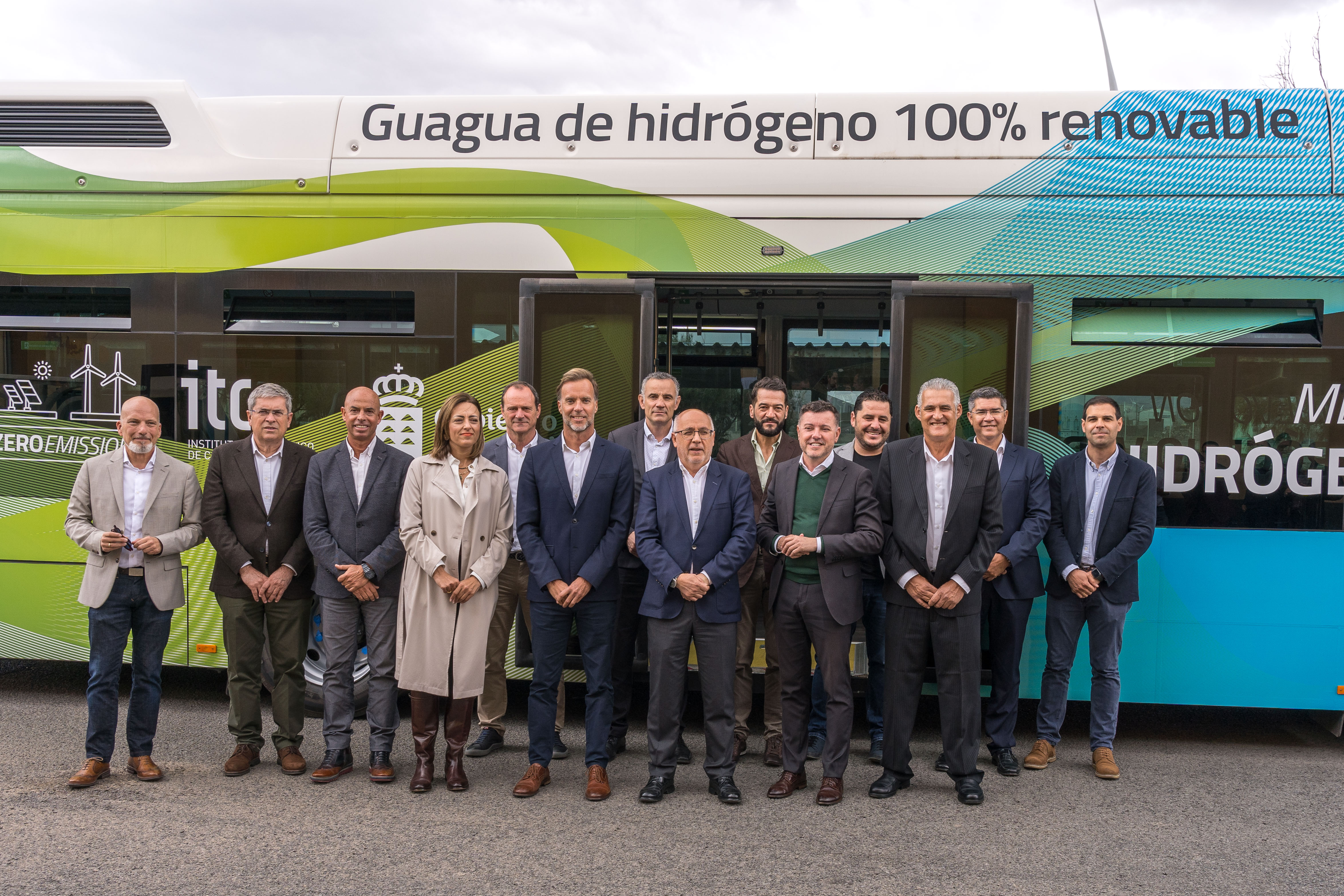 La primera guagua que utiliza hidrógeno producido en el ITC comienza a circular en la línea 25 de Global con diez paradas en el municipio