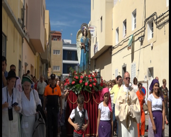  Vecindario celebra las fiestas de San Rafael  con el espíritu solidario de siempre con una ofrenda y un concierto