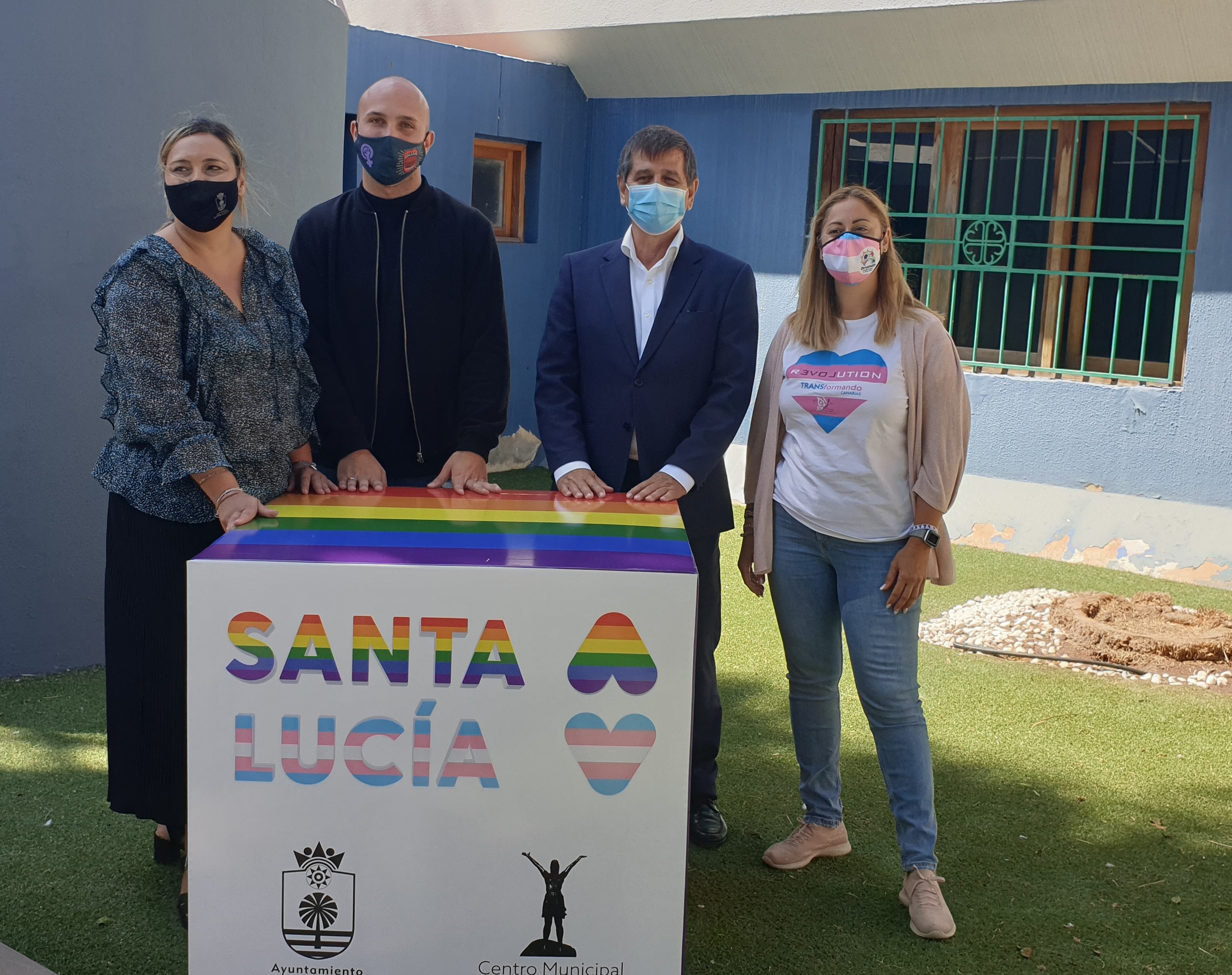  Las oficinas municipales, el teatro Víctor Jara, el Punto J. y Radio Tagoror se iluminan con los colores del orgullo para defender la diversidad  LGTBIQ+