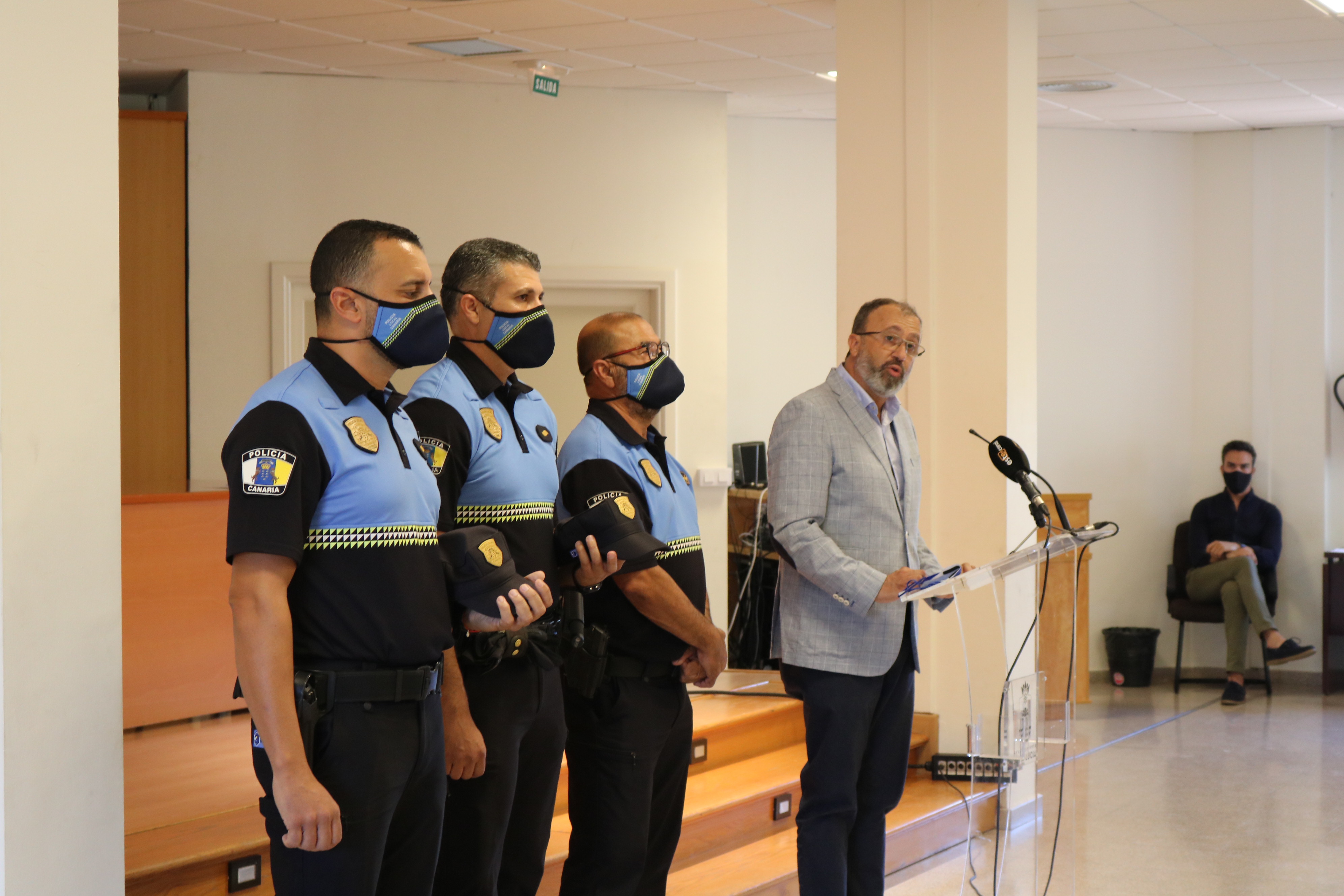  Óliver Almeida y Arturo Márquez nuevos oficiales de la Policía Local de Santa Lucía 